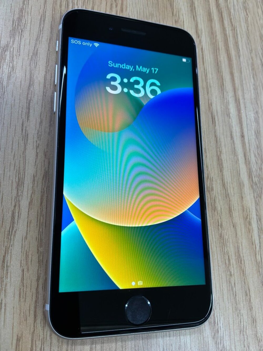 Apple iPhone SE 3rd Gen 64GB Unlocked Smartphone iOS 16